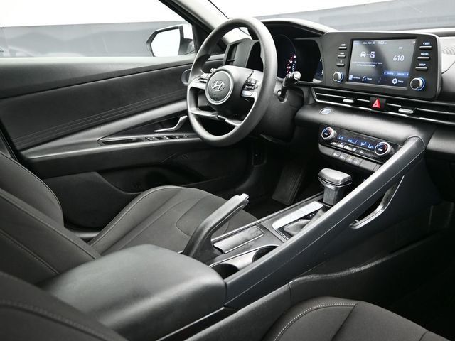 2023 Hyundai Elantra SEL IVT - 23003160 - 11