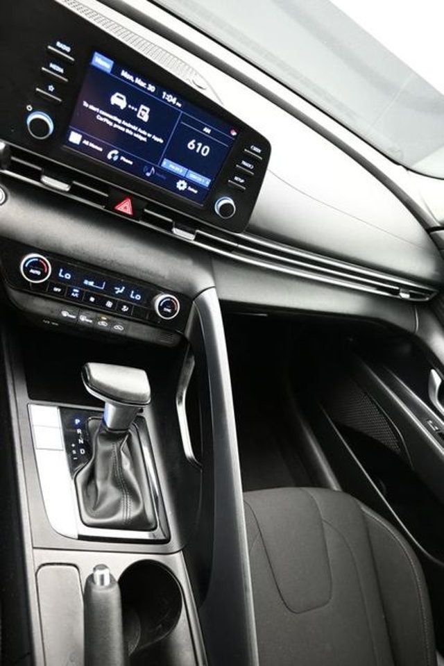 2023 Hyundai Elantra SEL IVT - 23003160 - 14