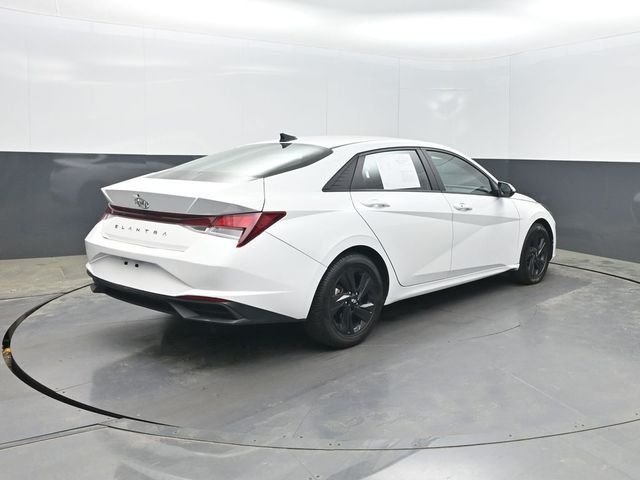 2023 Hyundai Elantra SEL IVT - 23003160 - 28