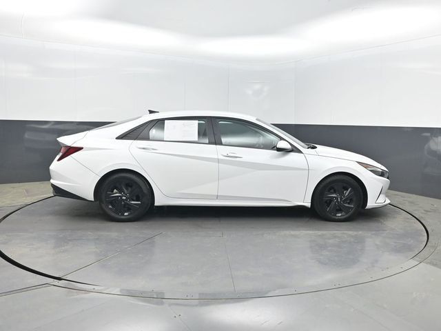 2023 Hyundai Elantra SEL IVT - 23003160 - 29