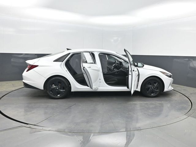 2023 Hyundai Elantra SEL IVT - 23003160 - 33