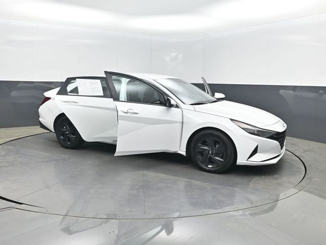 2023 Hyundai Elantra SEL IVT - 23003160 - 34