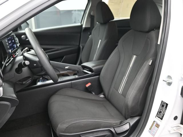 2023 Hyundai Elantra SEL IVT - 23003160 - 4