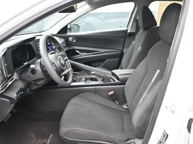 2023 Hyundai Elantra SEL IVT - 23003160 - 5