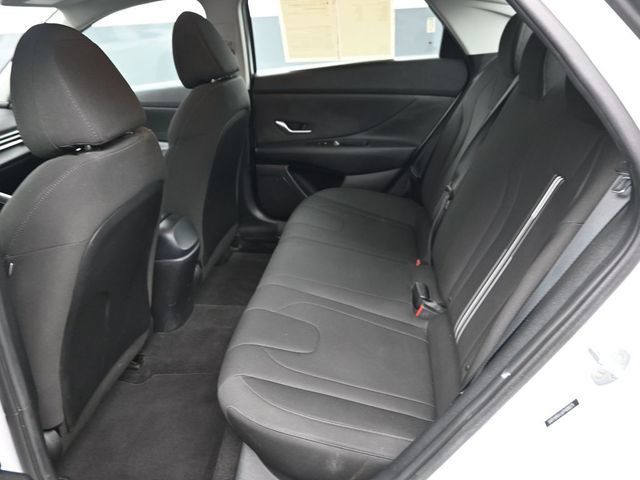 2023 Hyundai Elantra SEL IVT - 23003160 - 7