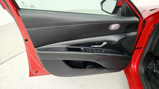 2023 Hyundai Elantra SEL IVT - 22942583 - 9