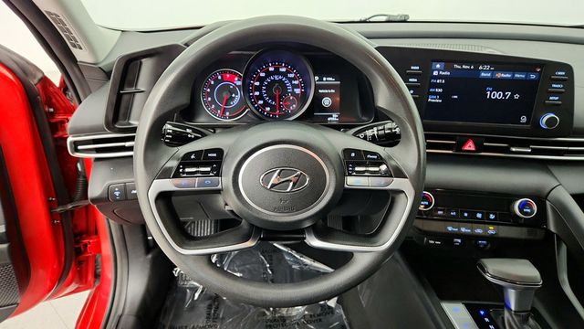 2023 Hyundai Elantra SEL IVT - 22942583 - 12