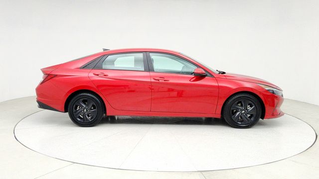 2023 Hyundai Elantra SEL IVT - 22942583 - 3