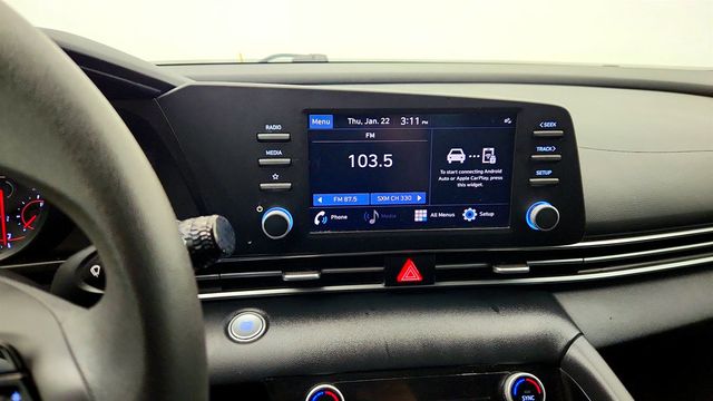 2023 Hyundai Elantra SEL IVT - 22975420 - 17