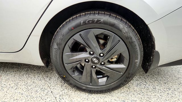 2023 Hyundai Elantra SEL IVT - 22975420 - 8