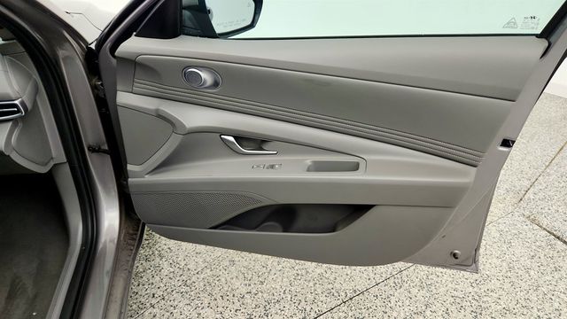 2023 Hyundai Elantra SEL IVT - 23044036 - 25