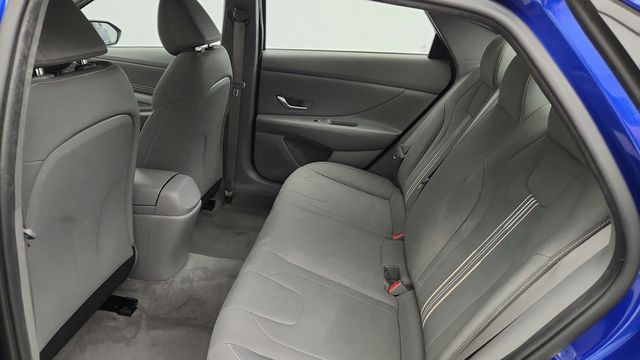 2023 Hyundai Elantra SEL IVT - 23047021 - 18
