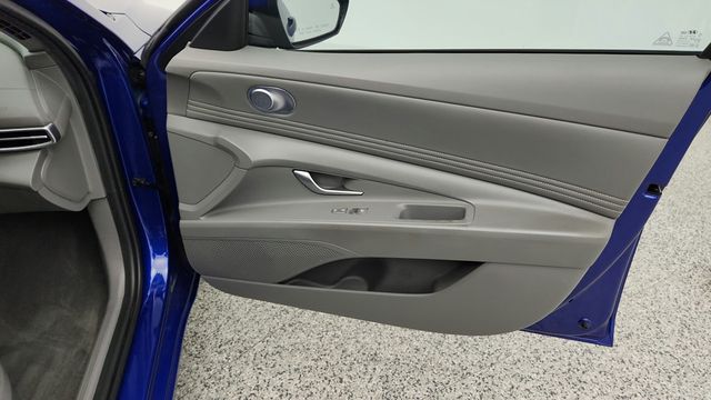 2023 Hyundai Elantra SEL IVT - 23047021 - 23