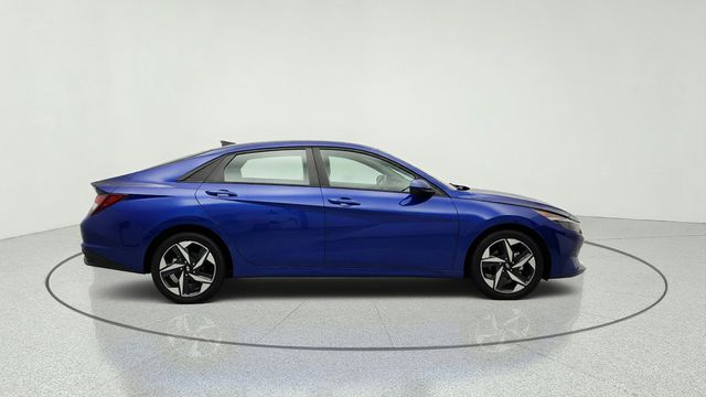 2023 Hyundai Elantra SEL IVT - 23047021 - 3