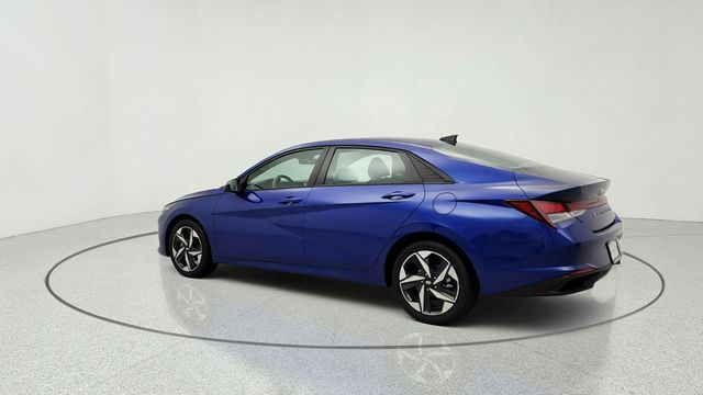 2023 Hyundai Elantra SEL IVT - 23047021 - 6