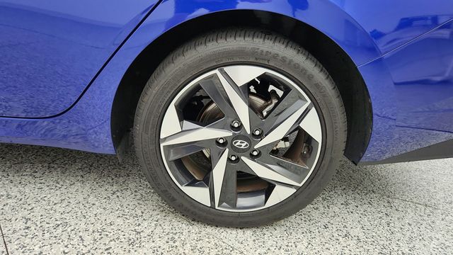 2023 Hyundai Elantra SEL IVT - 23047021 - 8