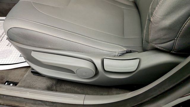2023 Hyundai Elantra SEL IVT (SULEV) w/ Convenience Package - 23081773 - 10