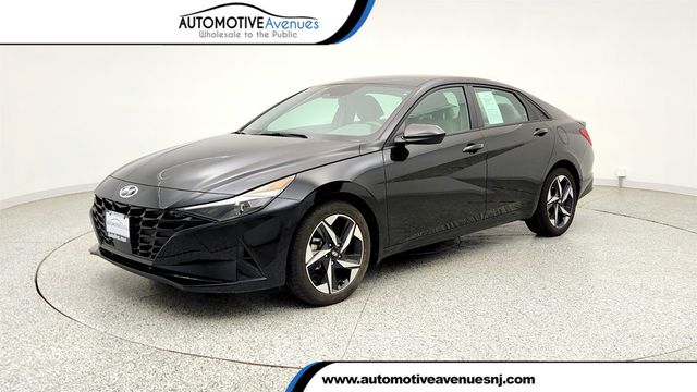 2023 Hyundai Elantra SEL IVT w/ Convenience Package - 23024412 - 0