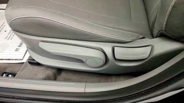 2023 Hyundai Elantra SEL IVT w/ Convenience Package - 23024412 - 10