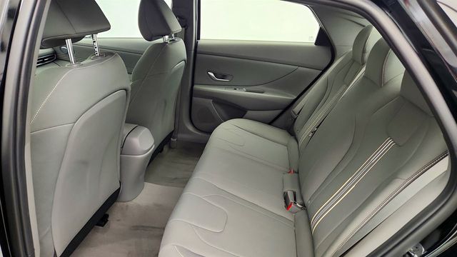 2023 Hyundai Elantra SEL IVT w/ Convenience Package - 23024412 - 20