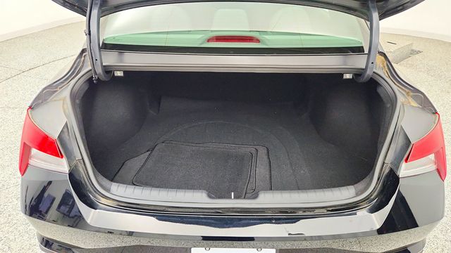 2023 Hyundai Elantra SEL IVT w/ Convenience Package - 23024412 - 21