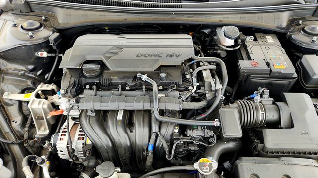 2023 Hyundai Elantra SEL IVT w/ Convenience Package - 23024412 - 26