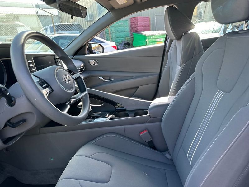 2023 Hyundai Elantra Hybrid Blue DCT - 22970146 - 12