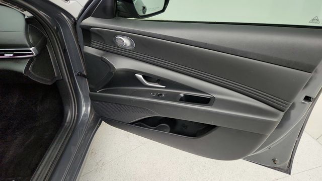2023 Hyundai Elantra Hybrid Limited DCT - 22948834 - 26