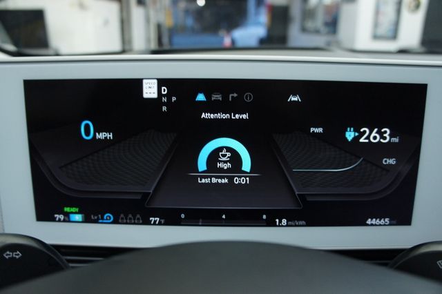 2023 Hyundai IONIQ 5 1-Owner, AWD, LIMITED, FULLY LOADED - 22987087 - 37