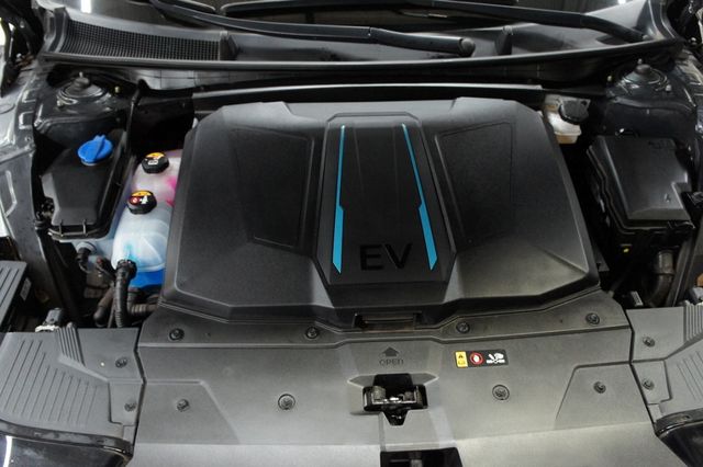 2023 Hyundai IONIQ 5 1-Owner, AWD, LIMITED, FULLY LOADED - 22987087 - 53