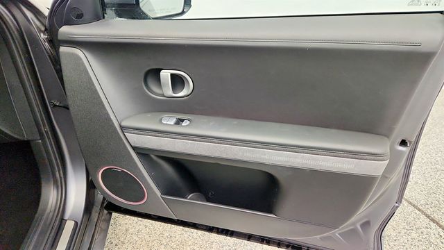 2023 Hyundai IONIQ 5 Limited (303-mile range) - 22978358 - 24