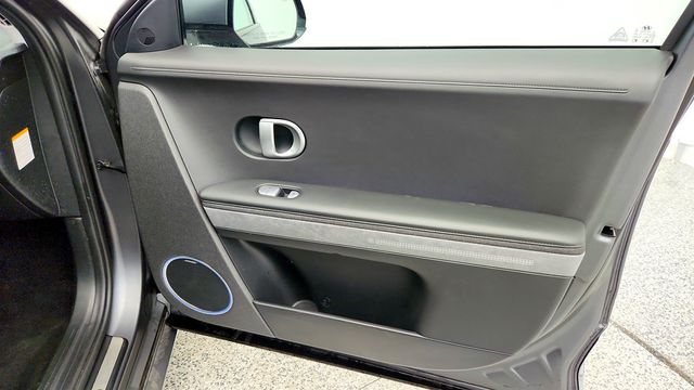 2023 Hyundai IONIQ 5 Limited AWD (266-mile range) - 22978334 - 26