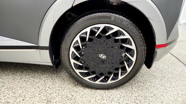 2023 Hyundai IONIQ 5 Limited AWD (266-mile range) - 22978334 - 8