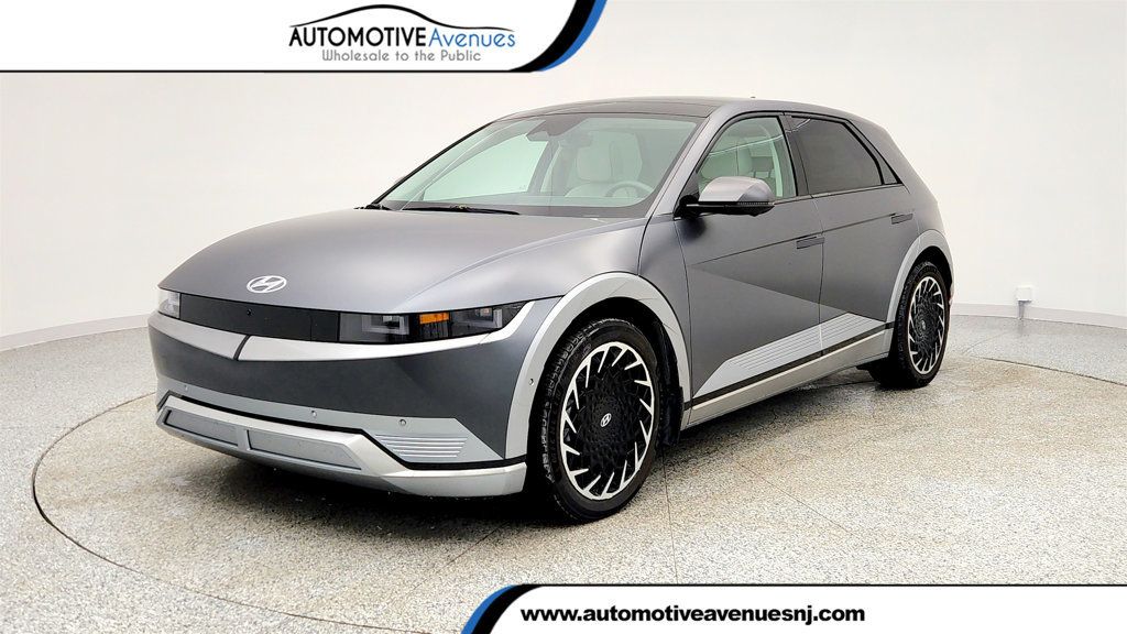 2023 Hyundai IONIQ 5 Limited AWD (266-mile range) - 22978815 | Video 1