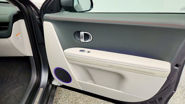 2023 Hyundai IONIQ 5 Limited AWD (266-mile range) - 22978815 - 24