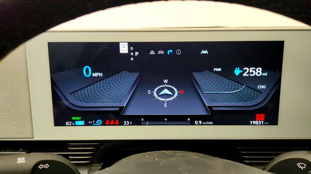 2023 Hyundai IONIQ 5 Limited AWD w/ Head-Up Display & Bose Premium Audio - 23000077 - 14