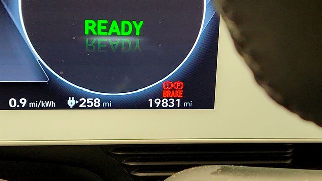 2023 Hyundai IONIQ 5 Limited AWD w/ Head-Up Display & Bose Premium Audio - 23000077 - 15