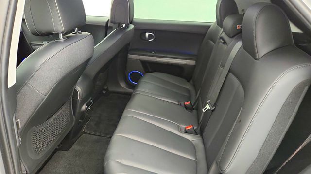 2023 Hyundai IONIQ 5 SEL AWD (270-mile range) - 22979630 - 18