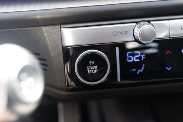 2023 Hyundai IONIQ 6 Limited AWD - 22833627 - 36