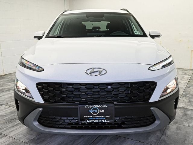 2023 Hyundai Kona SEL photo 3