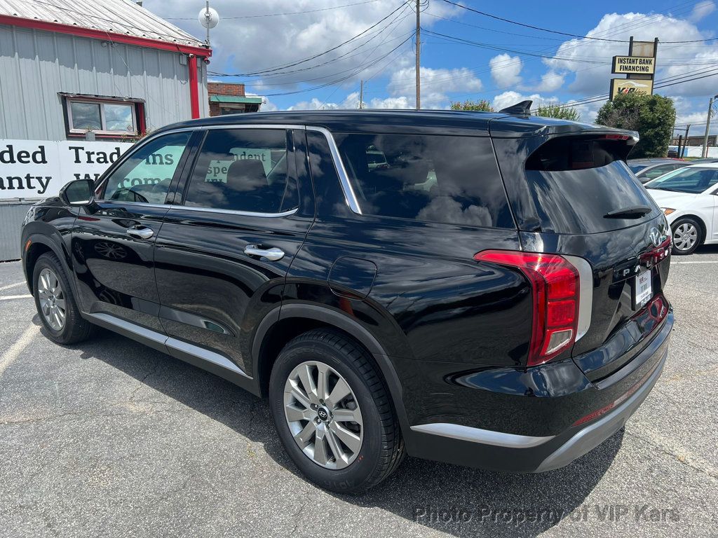 2023 Hyundai Palisade SE photo 3