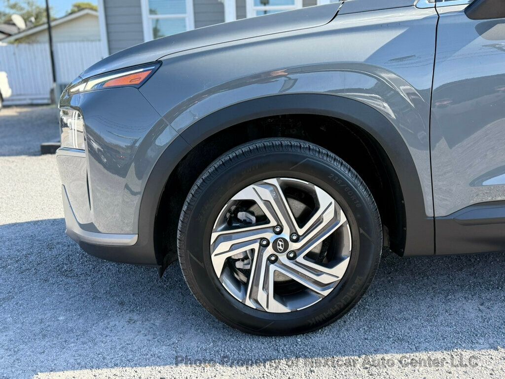 2023 Hyundai Santa Fe SE photo 3