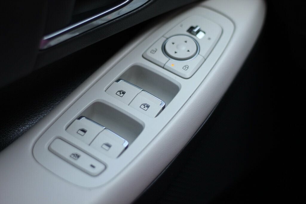 2023 Hyundai Sonata SEL photo 19