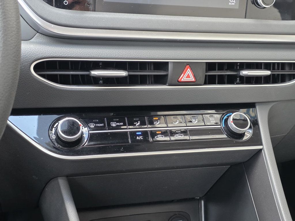 2023 Hyundai Sonata SE photo 13