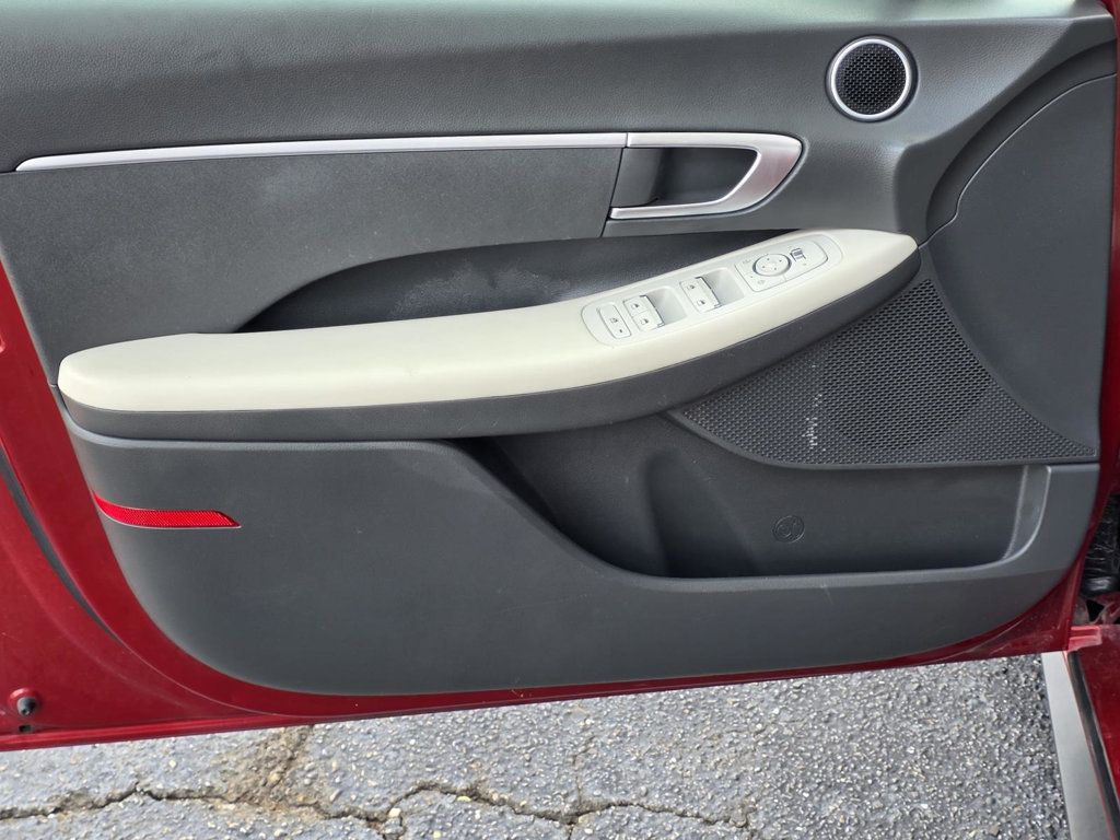 2023 Hyundai Sonata SE photo 22