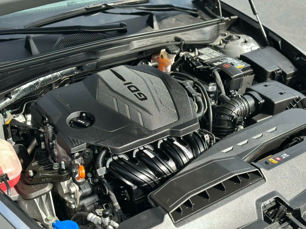 2023 Hyundai Sonata SE photo 12