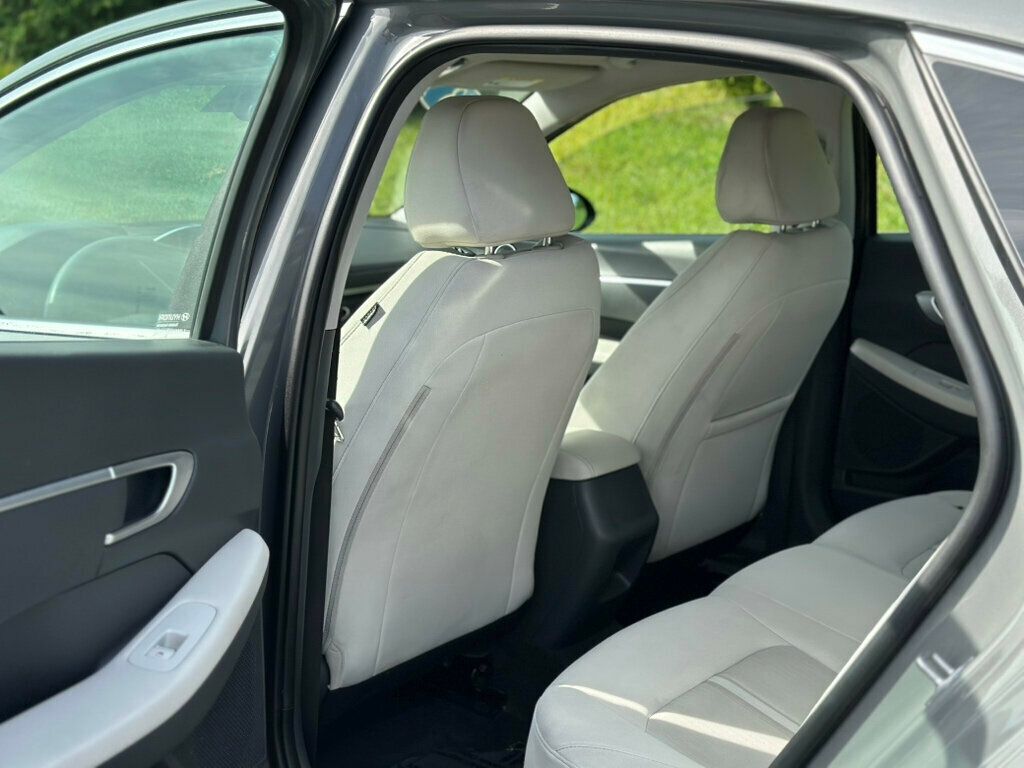 2023 Hyundai Sonata SE photo 16