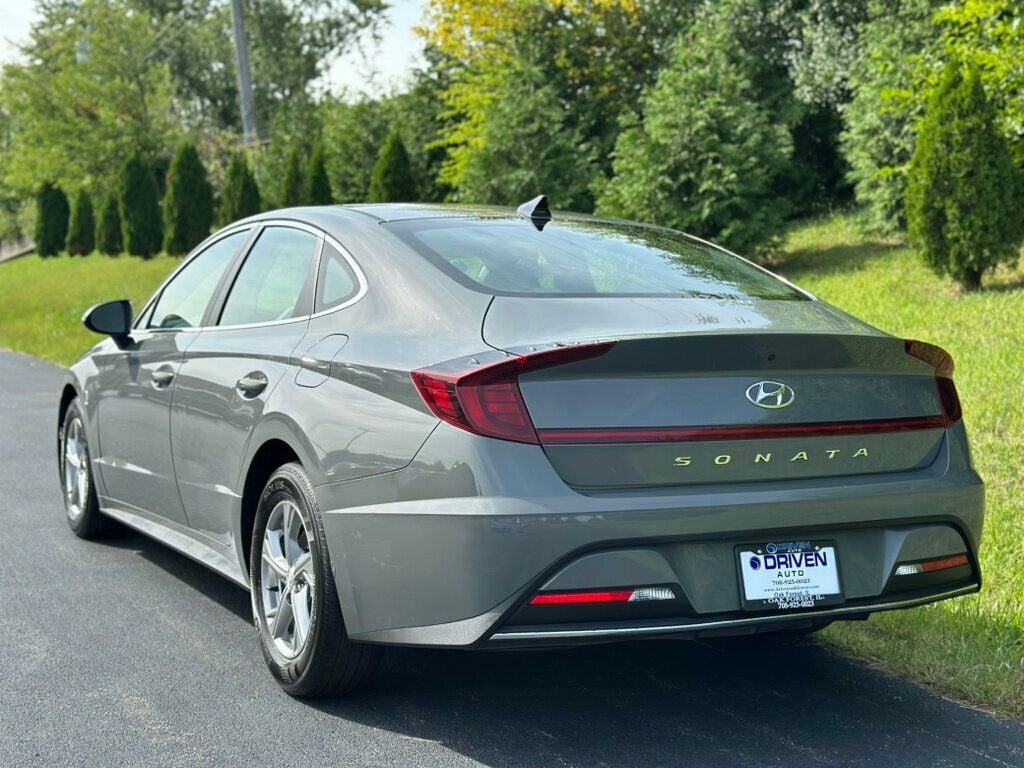 2023 Hyundai Sonata SE photo 4