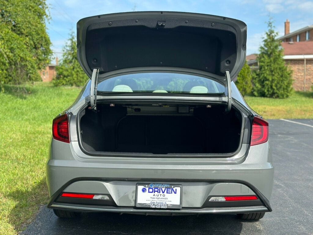 2023 Hyundai Sonata SE photo 6