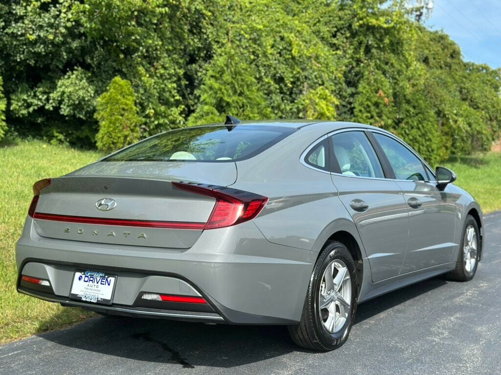 2023 Hyundai Sonata SE photo 8